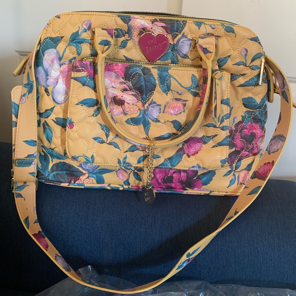 NWT Betsey Johnson Large floral Bag.